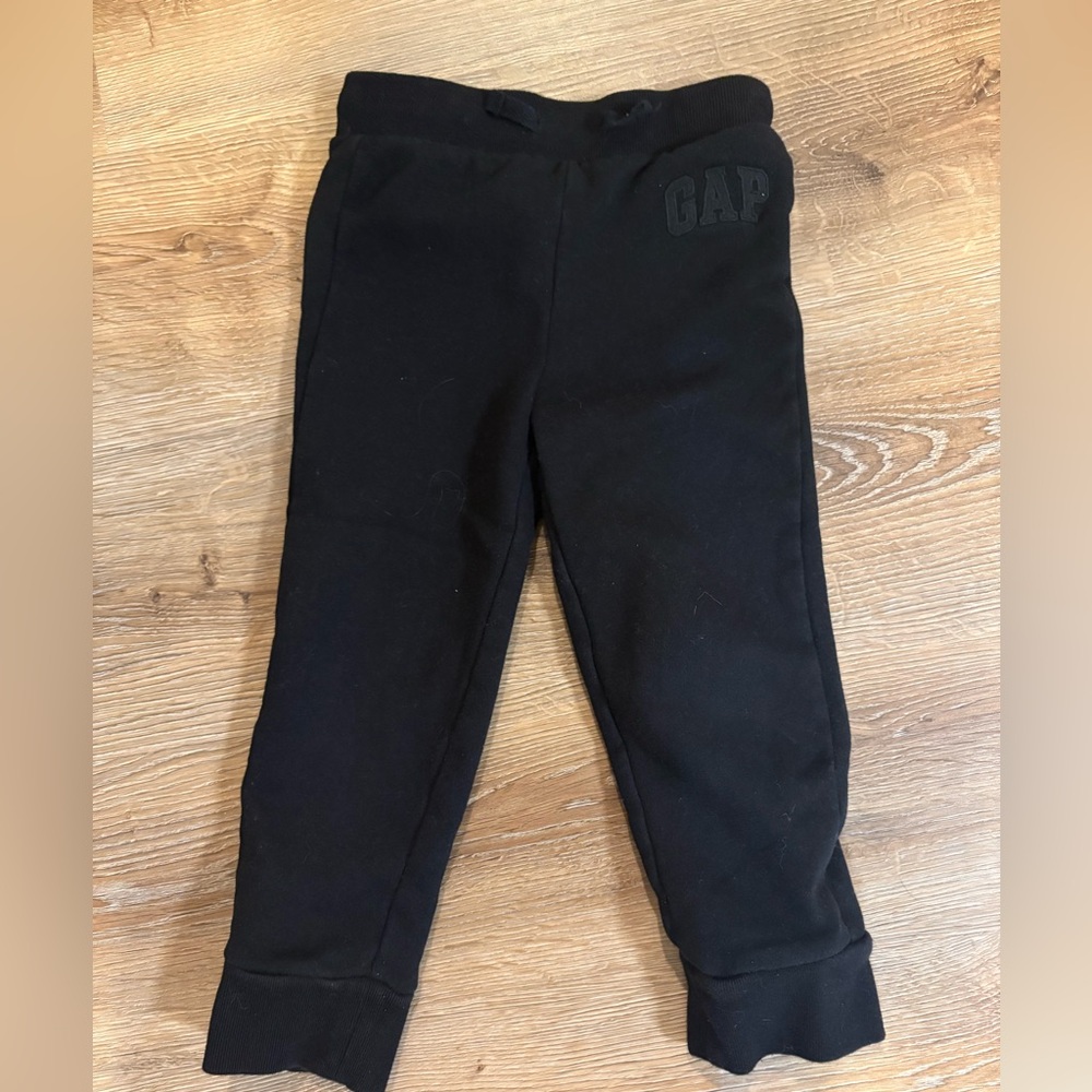 3 for $20! Boys kids 4 4t black sweatpants joggers GAP Kids Black Sweatpants